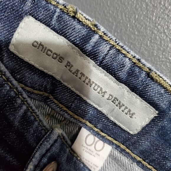 Chicos Platinum Denim Womens Cropped Jeans Size 00 - Picture 6 of 6